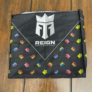Reign gaiter